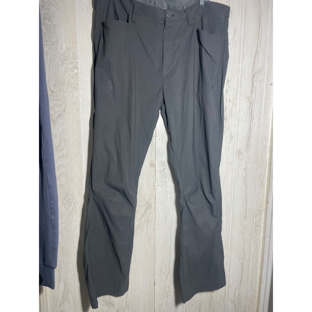 Eddie Bauer Pants Mens 36x30 Gray Cargo Stretch Nylon Straight Leg Hiking Casual